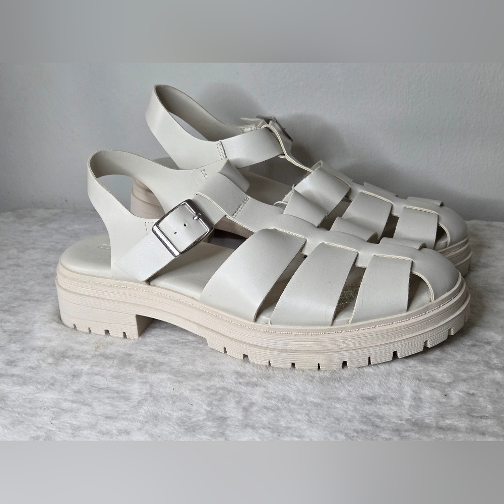 Old Navy Women's 10 Cream Strappy Sandals 2" Heel Buckle Side Woven Design